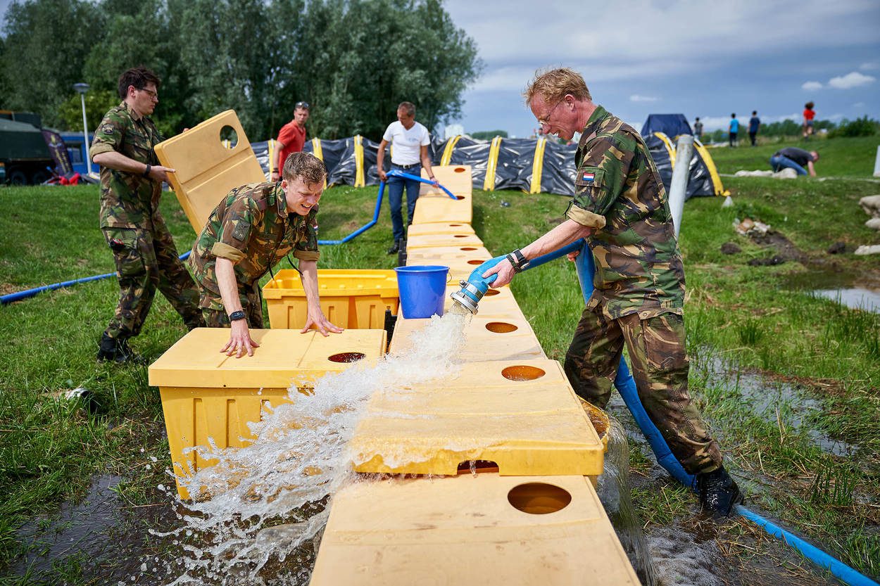 Militaire Oefening bij Floodproof Holland