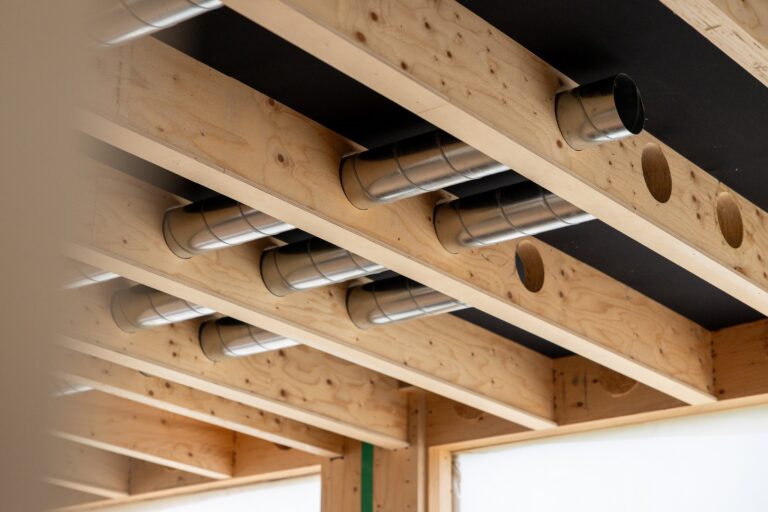 202406 Modules plaatsen en spijkerbroeken isolatie - Fotograaf Iris Klop (55) - verkleind
